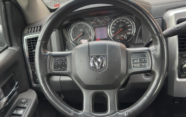 imagem-https://www.socarrao.com.br/sc-vehicle-images-prod/942573/1773862405802-5_064028.jpg