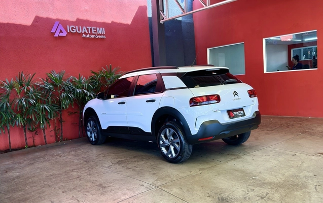 imagem-https://www.socarrao.com.br/sc-vehicle-images-prod/942725/1773864250904-19_052508.jpg