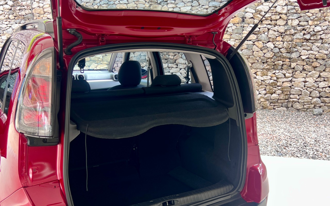 imagem-https://www.socarrao.com.br/sc-vehicle-images-prod/943053/1773870139344-SU1HXzQ2MzIuanBn.jpg