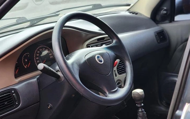 imagem-https://www.socarrao.com.br/sc-vehicle-images-prod/943444/1790082235262-7227559_5_B_bf47675790.jpeg