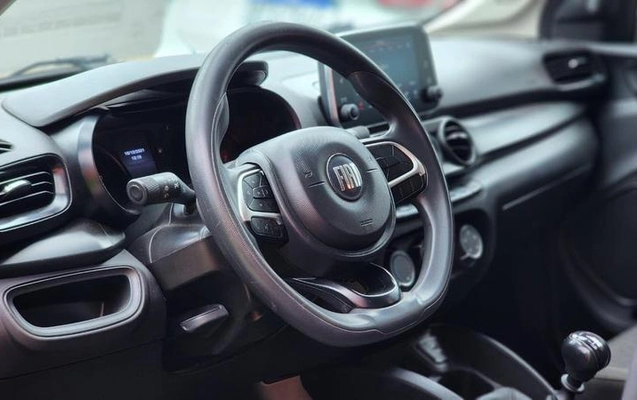 imagem-https://www.socarrao.com.br/sc-vehicle-images-prod/943460/1788982171809-7735703_12_B_02d388c85b.jpeg
