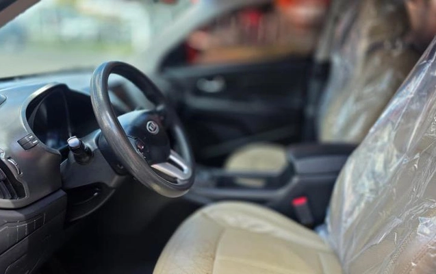 imagem-https://www.socarrao.com.br/sc-vehicle-images-prod/943464/1784925843058-7366960_3_B_e27b07000a.jpeg