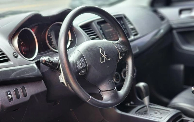 imagem-https://www.socarrao.com.br/sc-vehicle-images-prod/943479/1788633788232-7780326_6_B_92228134e1.jpeg