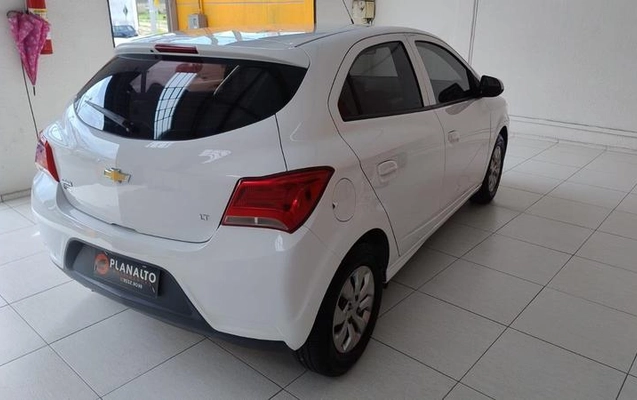 imagem-https://www.socarrao.com.br/sc-vehicle-images-prod/943730/1785498924295-7713994_7_B_6ceefcf439.jpeg