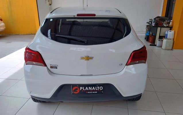 imagem-https://www.socarrao.com.br/sc-vehicle-images-prod/943730/1785498924297-7713994_5_B_26d4a8505e.jpeg