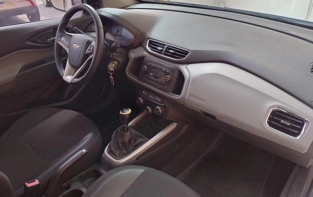 imagem-https://www.socarrao.com.br/sc-vehicle-images-prod/943730/1785498924299-7713994_1_B_38a05b6ac0.jpeg