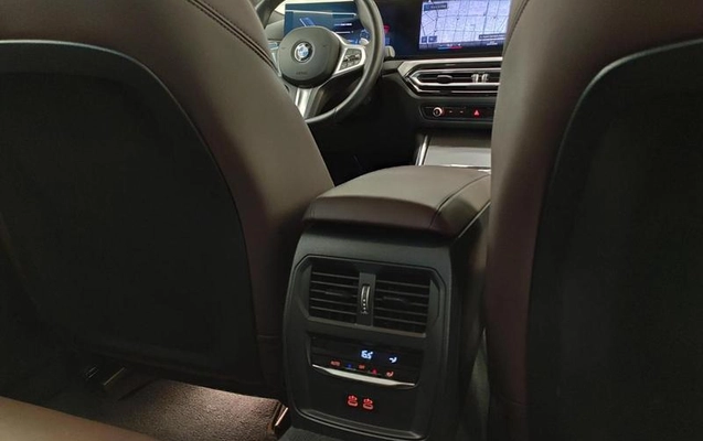 imagem-https://www.socarrao.com.br/sc-vehicle-images-prod/943746/1789405688268-7613472_10_B_f579e117a9.jpeg