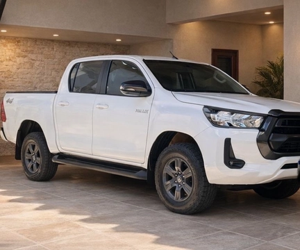 Toyota Hilux 2022 Branco — foto 1 de 3