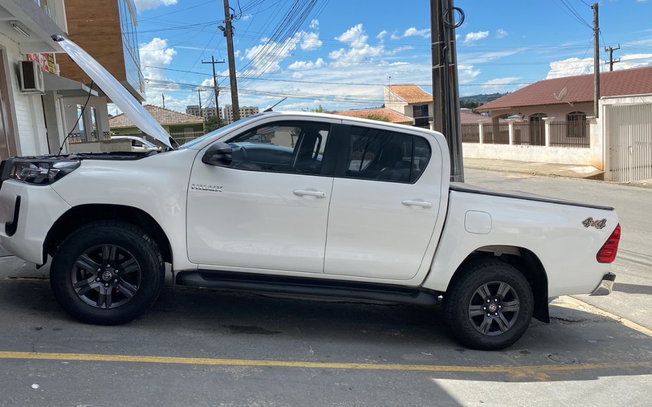 imagem-https://www.socarrao.com.br/sc-vehicle-images-prod/943890/1773927559764-ZjkwMjlmZjYtOWQ0ZC00YjhjLTgwODYtNDI1OWJiZjU3NmZhLmpwZWc.jpeg