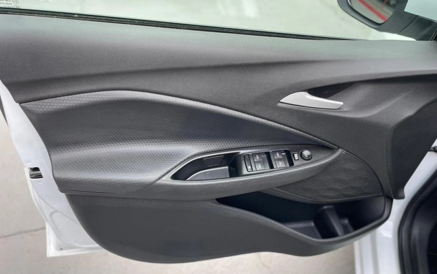 imagem-https://www.socarrao.com.br/sc-vehicle-images-prod/944000/1775573596522-66ddbd7cb69b4e5e9a7a2ebd95ccc207_1773929515062.jpeg