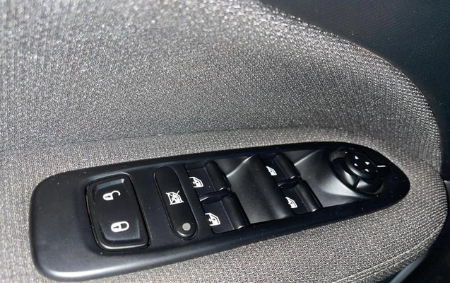 imagem-https://www.socarrao.com.br/sc-vehicle-images-prod/944530/1788636970366-7467721_10_B_c816f2b458.jpeg