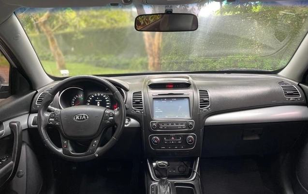 imagem-https://www.socarrao.com.br/sc-vehicle-images-prod/944533/1788636982684-7529663_6_B_cb6474a468.jpeg