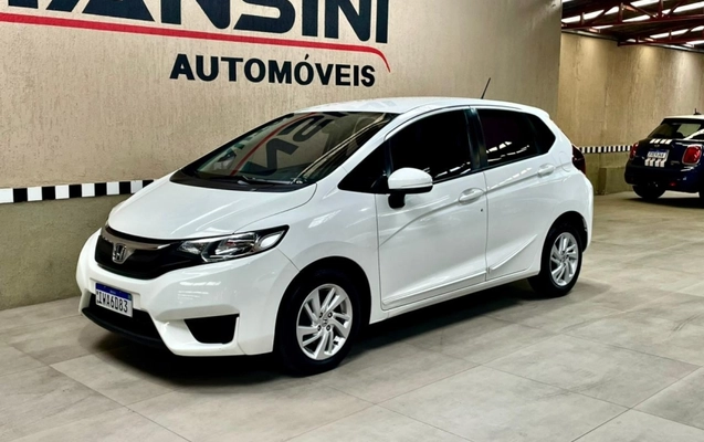 imagem-https://www.socarrao.com.br/sc-vehicle-images-prod/944610/1773943265386-3cgHcpv2G5d1k5jymbPp7DXveV8MwQjf.jpg
