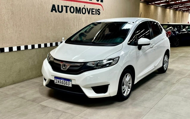 imagem-https://www.socarrao.com.br/sc-vehicle-images-prod/944610/1773943265386-m3DztlSeqXstbVvKkP4PYuT8Fmtj8a8p.jpg