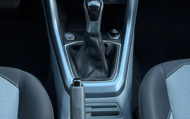 imagem-https://www.socarrao.com.br/sc-vehicle-images-prod/944856/1773946021884-003_948b323a3fede2e36589ca70f166a479.jpeg