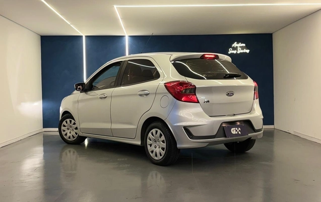 imagem-https://www.socarrao.com.br/sc-vehicle-images-prod/945475/1773955493106-09539b55-c6dc-401b-b59b-8f9bbba8c6b9.jpg