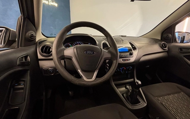 imagem-https://www.socarrao.com.br/sc-vehicle-images-prod/945475/1773955493107-1e81dc99-9f1e-4964-98f3-5020bb0541d8.jpg