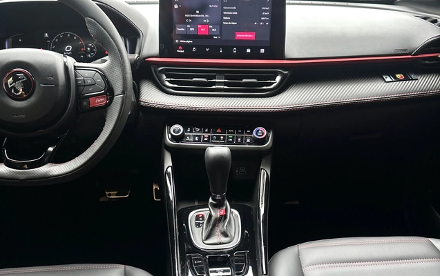 imagem-https://www.socarrao.com.br/sc-vehicle-images-prod/945555/1773959372818-1_114312.jpg