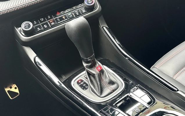 imagem-https://www.socarrao.com.br/sc-vehicle-images-prod/945555/1773959372819-7_114312.jpg