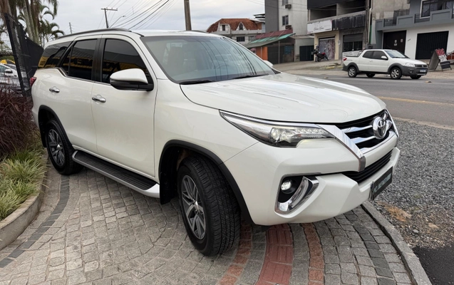 imagem-https://www.socarrao.com.br/sc-vehicle-images-prod/945609/1785731965004-4be81ad90f3a44df8a86607eebfb877e_1773960115705.jpeg