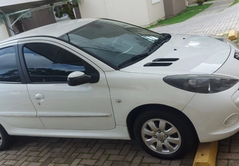 Peugeot 207 2013 Preto — foto 1 de 3