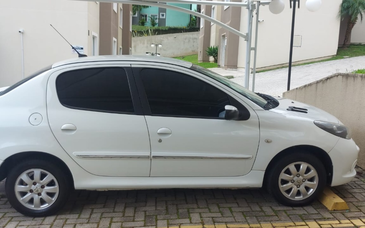 imagem-https://www.socarrao.com.br/sc-vehicle-images-prod/945619/1773964098324-SU1HLTIwMjYwMzExLVdBMDA4NS5qcGc.jpg