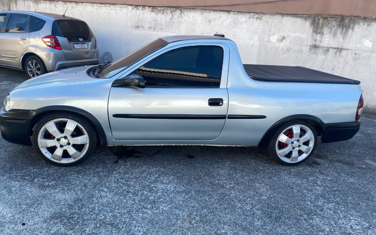 Chevrolet Corsa Pick-Up GL/Champ 1.6 MPFI / EFI na cor Prata em Curitiba / PR - 946613