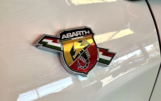 imagem-https://www.socarrao.com.br/sc-vehicle-images-prod/946906/1774017563995-1_125235.jpg