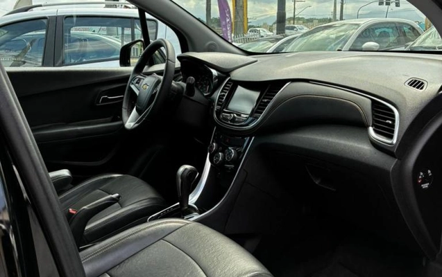 imagem-https://www.socarrao.com.br/sc-vehicle-images-prod/946972/1774018715475-694169bd5f4f5a4f8.jpeg
