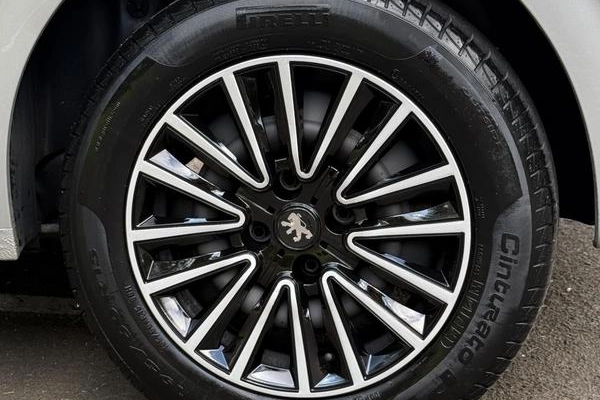 imagem-https://www.socarrao.com.br/sc-vehicle-images-prod/947168/1785961736619-7914654_13_B_ab3b97e6d3.jpeg