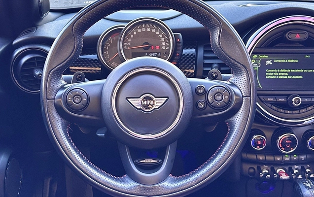imagem-https://www.socarrao.com.br/sc-vehicle-images-prod/947286/1774026874594-4_053257.jpg