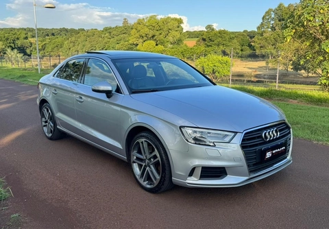 Audi A3 2019 Prata — foto 1 de 3