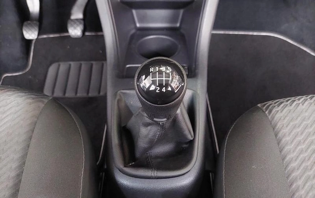 imagem-https://www.socarrao.com.br/sc-vehicle-images-prod/947438/1789049390497-7913184_17_B_48bbe5d410.jpeg