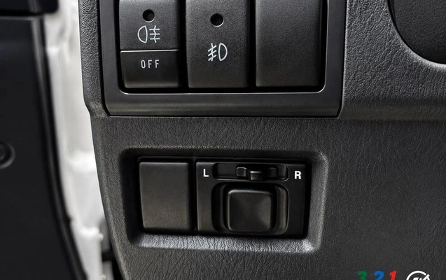 imagem-https://www.socarrao.com.br/sc-vehicle-images-prod/947442/1785329025404-7915529_3_B_98e3611fb5.jpeg