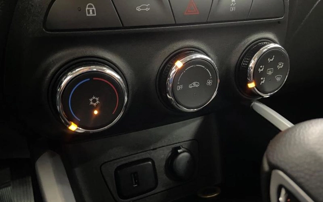 imagem-https://www.socarrao.com.br/sc-vehicle-images-prod/947562/1788022879501-7913838_14_B_aad2a6a5f9.jpeg