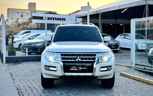 imagem-https://www.socarrao.com.br/sc-vehicle-images-prod/948129/1774039043610-d8f8c7d9-ec6d-417f-a683-1279d528d52a.jpg