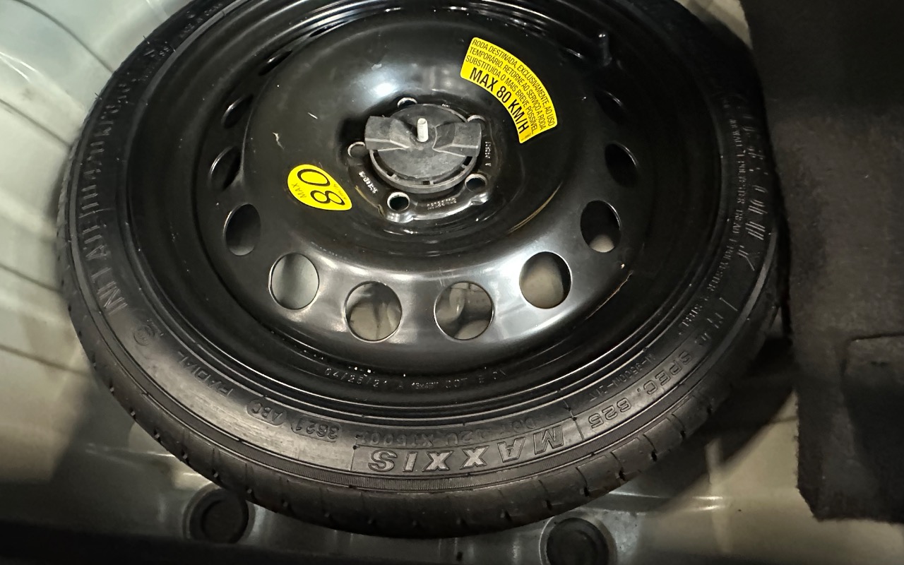 imagem-https://www.socarrao.com.br/sc-vehicle-images-prod/948400/1774046857952-SU1HXzc5NjguanBlZw.jpeg