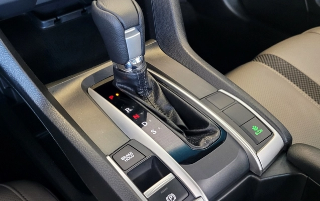 imagem-https://www.socarrao.com.br/sc-vehicle-images-prod/949354/1789239161201-4ILQ00iBhZyPnvshat7RULeK9V8Wtz8a.jpg