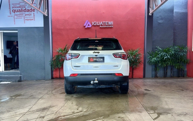 imagem-https://www.socarrao.com.br/sc-vehicle-images-prod/949466/1774099111038-3_040043.jpg