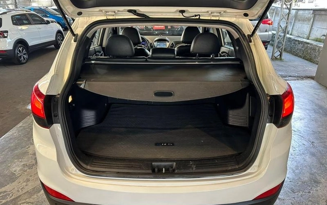 imagem-https://www.socarrao.com.br/sc-vehicle-images-prod/949598/1783364098991-7916054_10_B_89e3821823.jpeg