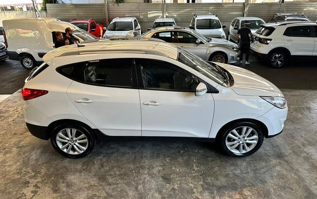 imagem-https://www.socarrao.com.br/sc-vehicle-images-prod/949598/1783364099003-7916054_1_B_96d22041a1.jpeg