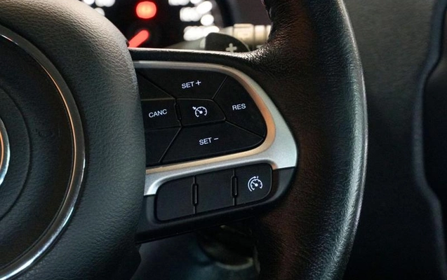 imagem-https://www.socarrao.com.br/sc-vehicle-images-prod/949662/1789396865403-7913917_14_B_3c510e5d94.jpeg