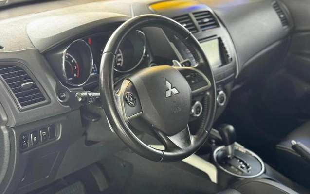 imagem-https://www.socarrao.com.br/sc-vehicle-images-prod/949663/1789129631928-7806693_5_B_c92a954760.jpeg
