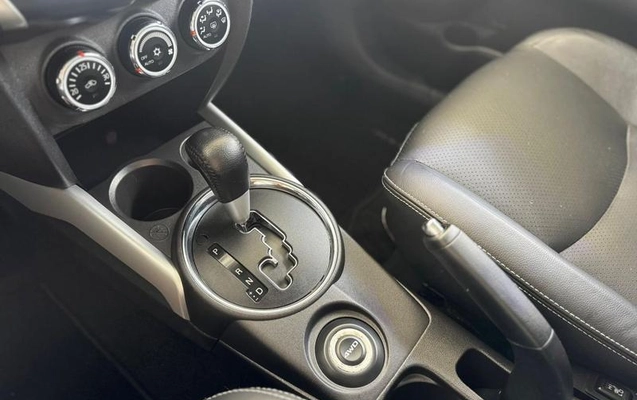 imagem-https://www.socarrao.com.br/sc-vehicle-images-prod/949663/1789129631930-7806693_7_B_1c723ada25.jpeg