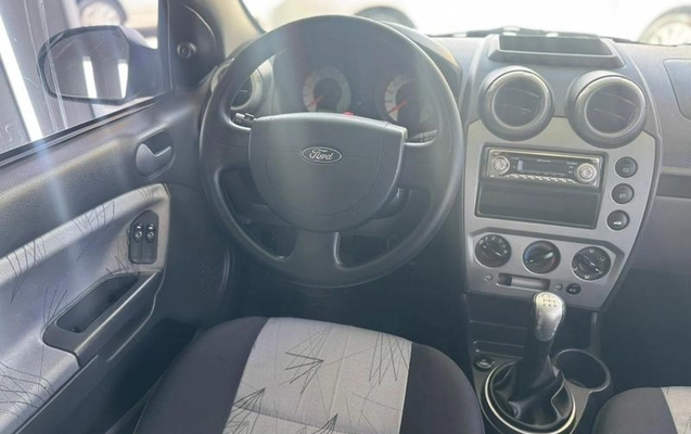 imagem-https://www.socarrao.com.br/sc-vehicle-images-prod/949745/1788467242667-7918895_1_B_87079c8711.jpeg