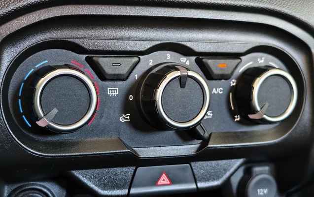 imagem-https://www.socarrao.com.br/sc-vehicle-images-prod/949809/1786450353899-gb-0d4d661.jpg