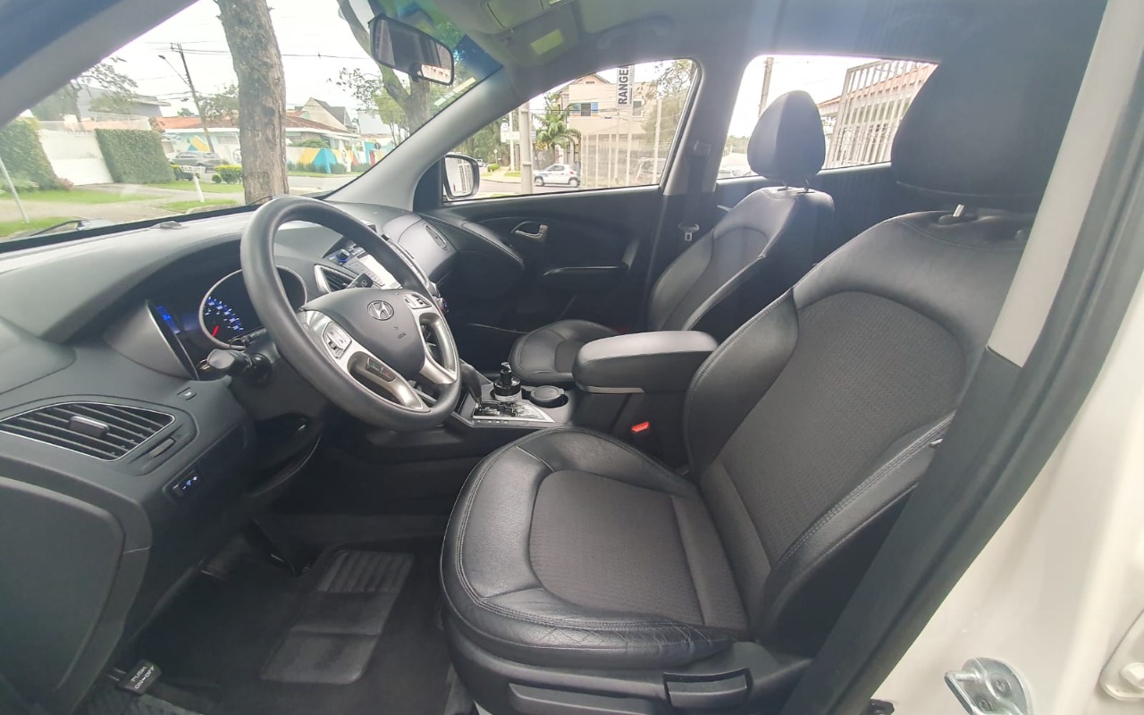 imagem-https://www.socarrao.com.br/sc-vehicle-images-prod/949818/1774109076702-V2hhdHNBcHAgSW1hZ2UgMjAyMy0wMy0yOCBhdCAxNi4yOS4yMSAoMSkuanBlZw.jpeg