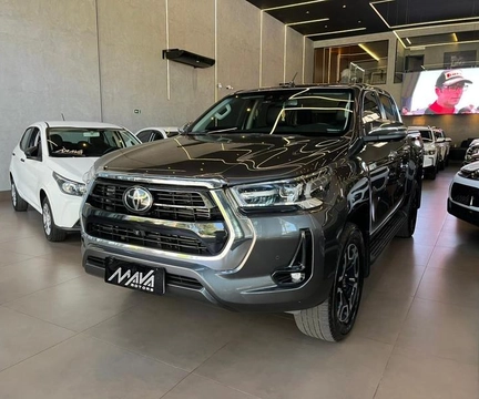 Toyota Hilux 2022 Cinza — foto 1 de 3