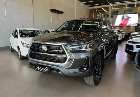Toyota Hilux 2022 Cinza — foto 1 de 3