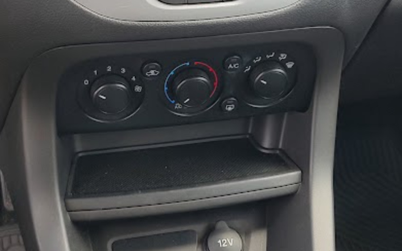imagem-https://www.socarrao.com.br/sc-vehicle-images-prod/950422/1774118528460-SU1HXzIwMjYwMzIxXzEzNTk1OTY1Nl9IRFIuanBn.jpg